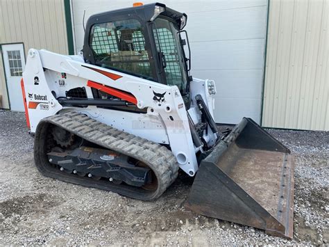 how much does a t630 bobcat skid steer weight|bobcat t630 track size.